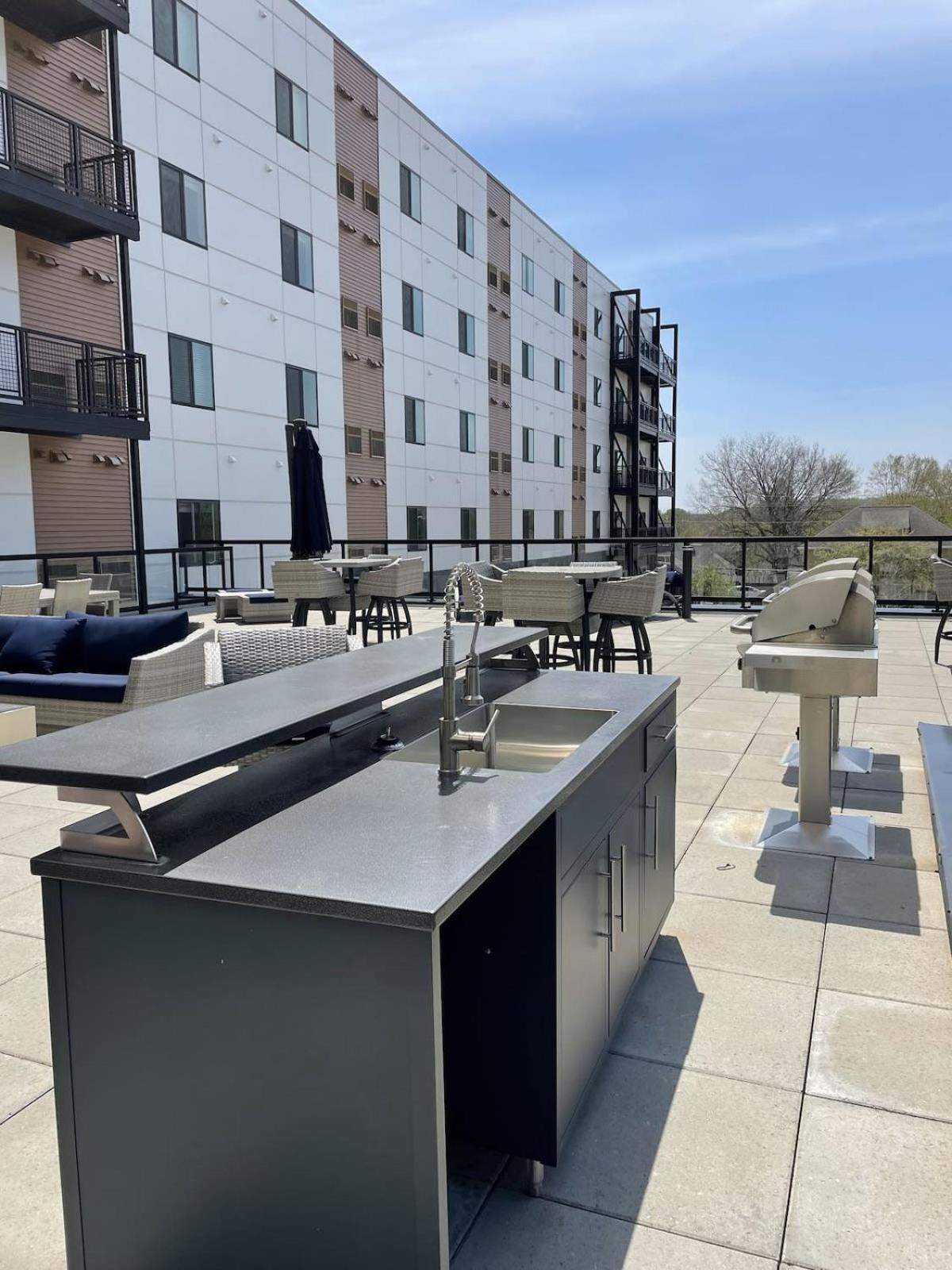 2 Bedroom Brand New Apartment Near Mayo, Park Free ロチェスター エクステリア 写真