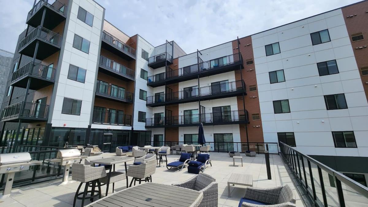 2 Bedroom Brand New Apartment Near Mayo, Park Free ロチェスター エクステリア 写真