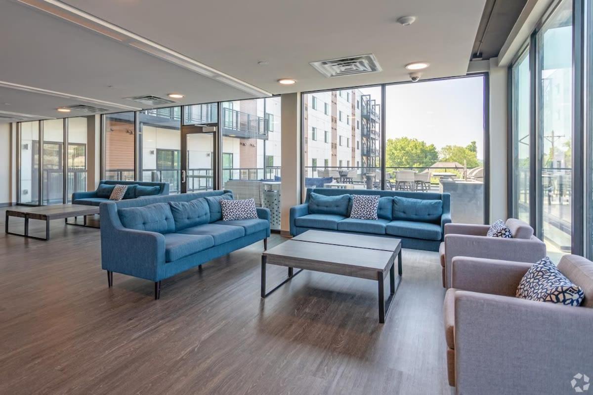 2 Bedroom Brand New Apartment Near Mayo, Park Free ロチェスター エクステリア 写真