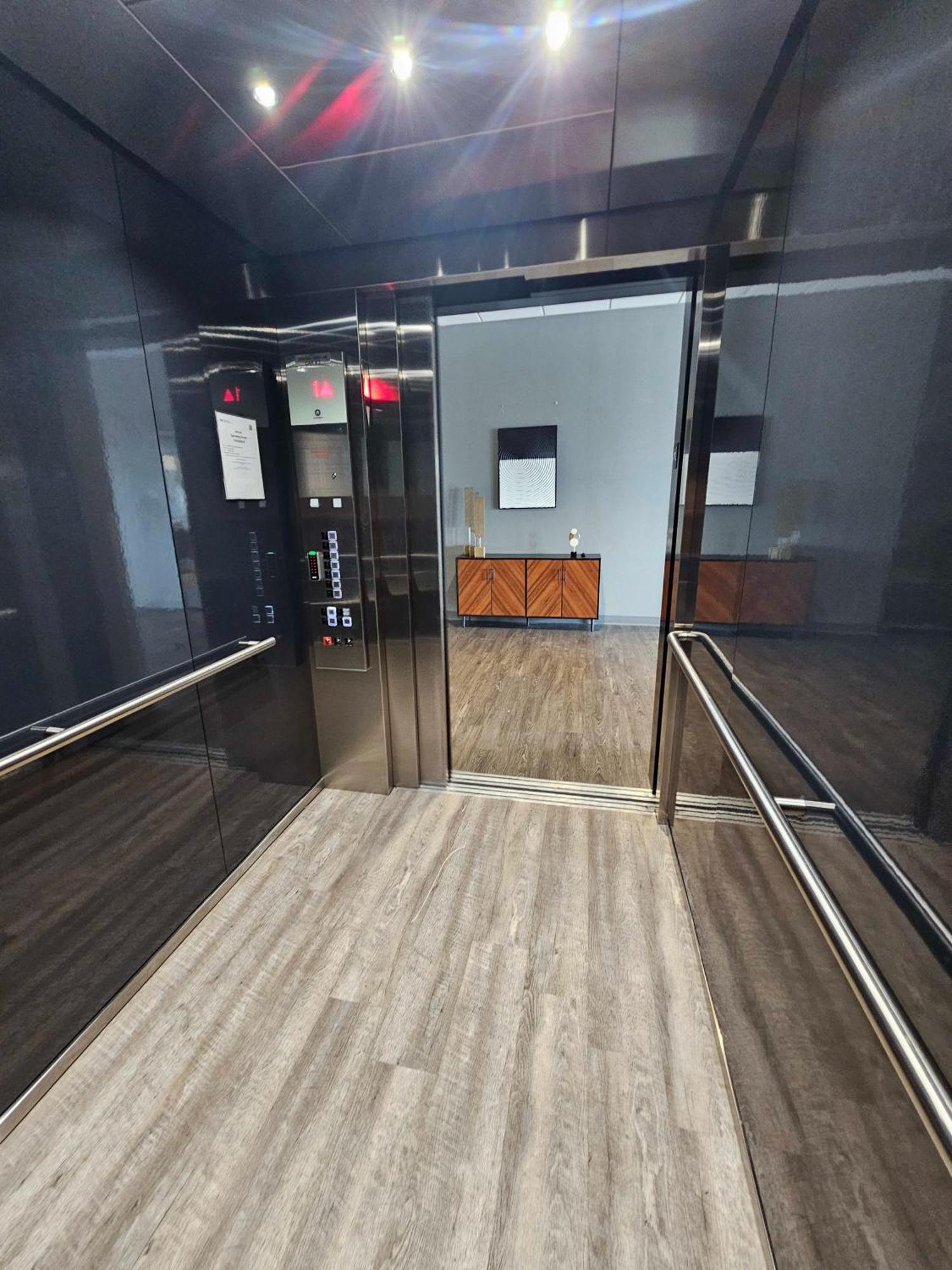 2 Bedroom Brand New Apartment Near Mayo, Park Free ロチェスター エクステリア 写真