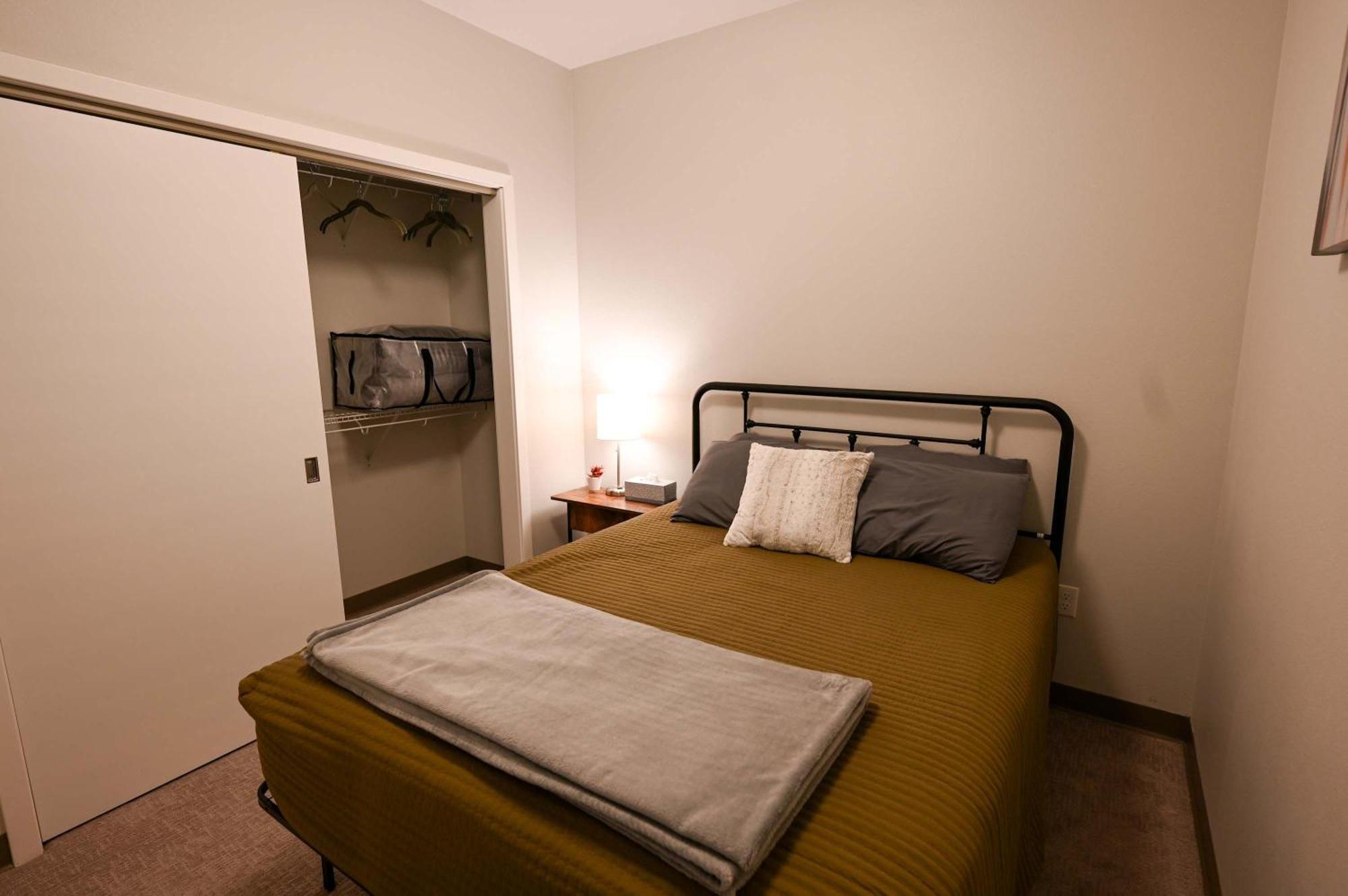 2 Bedroom Brand New Apartment Near Mayo, Park Free ロチェスター エクステリア 写真