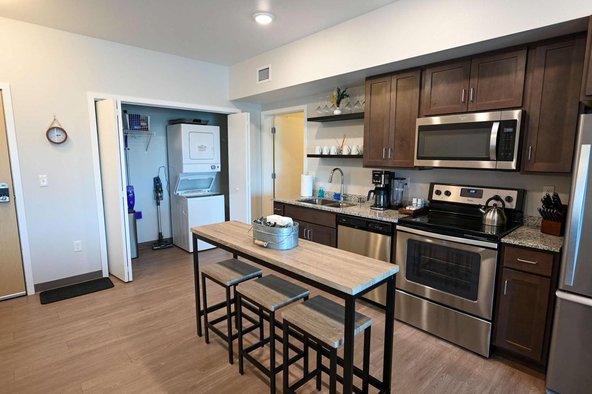 2 Bedroom Brand New Apartment Near Mayo, Park Free ロチェスター エクステリア 写真